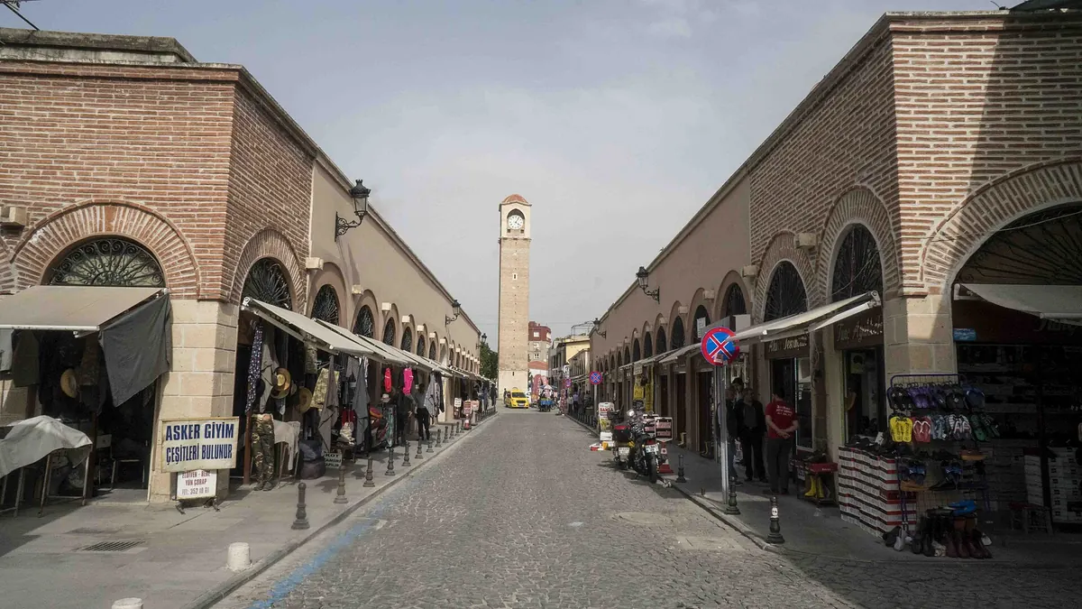 Adana Büyük Saat ve tarihî çarşı