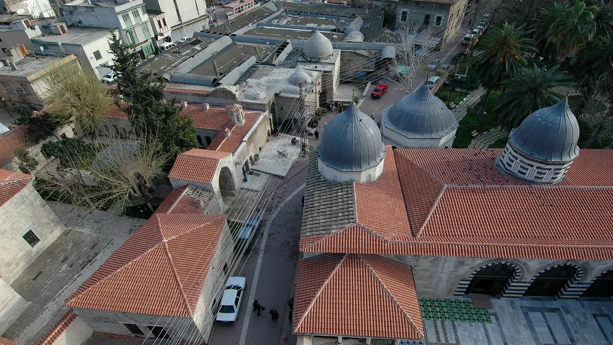 Adana Ulu Camii ve tarihî çarşı çevresi